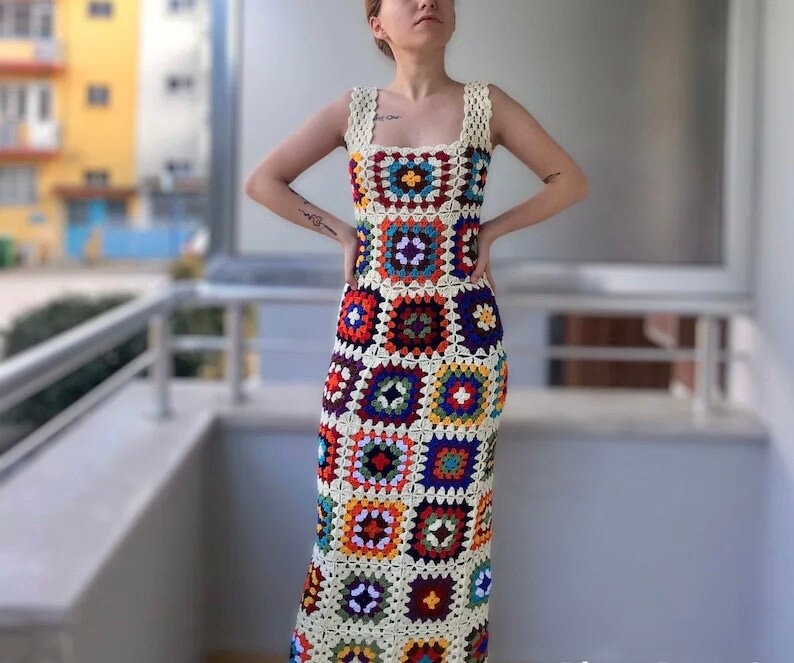 Gehäkeltes Oma Quadrat Kleid Für Frauen, Handgemachtes Kleid, Häkel Midi Hippie Sommerkleid, Buntes von AlisdaKnit