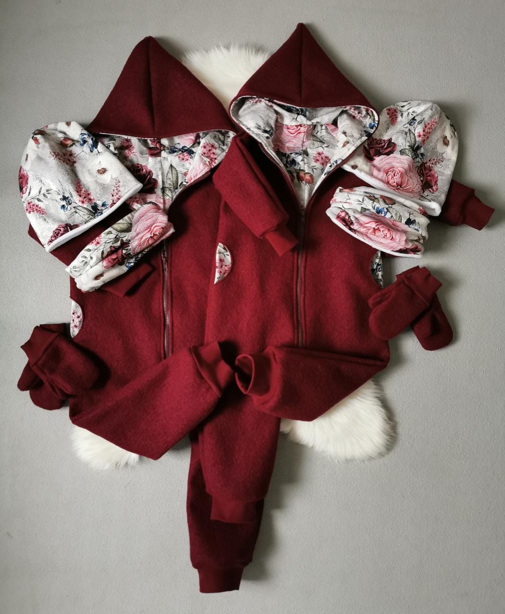 Wollwalkanzug/Overall Handmade Auf Wunsch, 100% Schurwolle, Boredaux, Rosen von AlishasKlimperreich