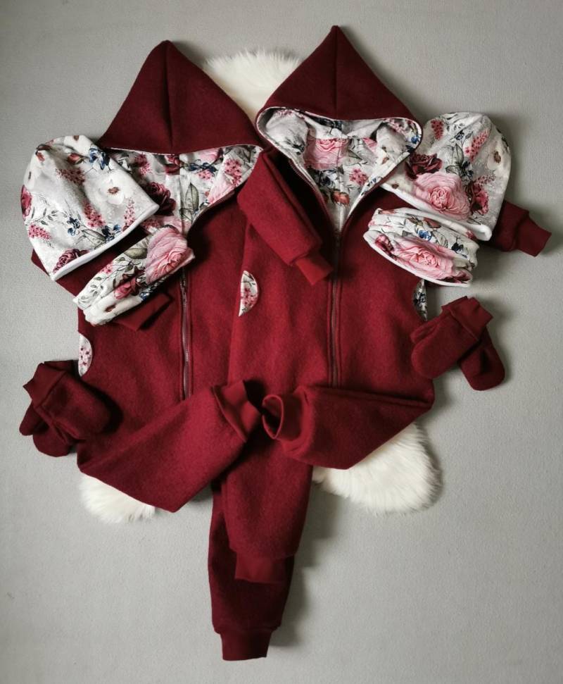 Wollwalkanzug/Overall Handmade Auf Wunsch, 100% Schurwolle, Boredaux, Rosen von AlishasKlimperreich