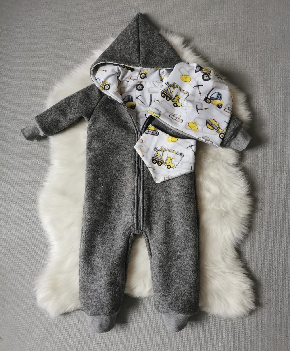 Wollwalkanzug/Overall Handmade Auf Wunsch, 100% Schurwolle, Hellgrau, Bagger, Baustelle von AlishasKlimperreich