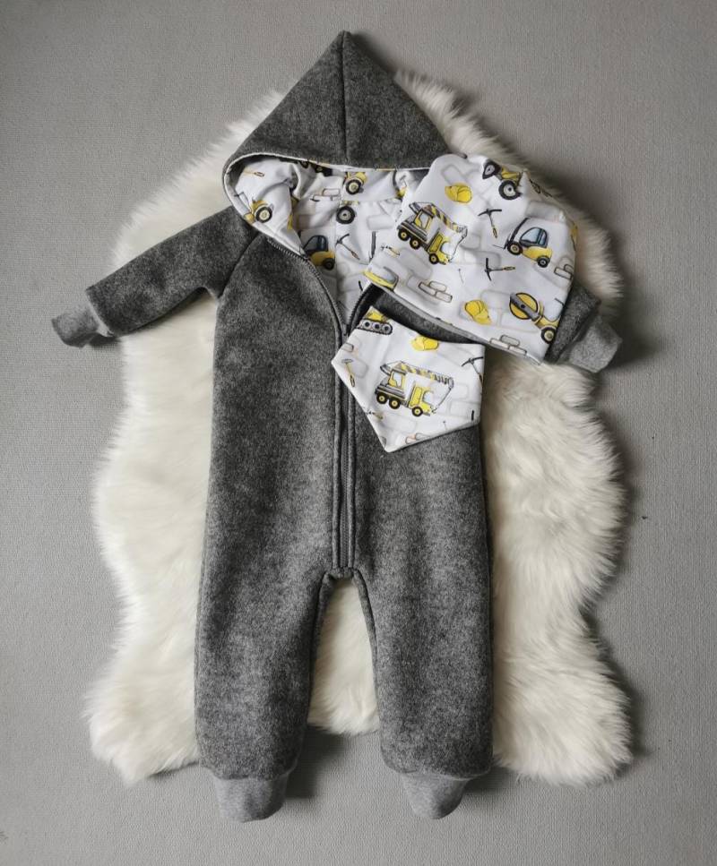 Wollwalkanzug/Overall Handmade Auf Wunsch, 100% Schurwolle, Hellgrau, Bagger, Baustelle von AlishasKlimperreich