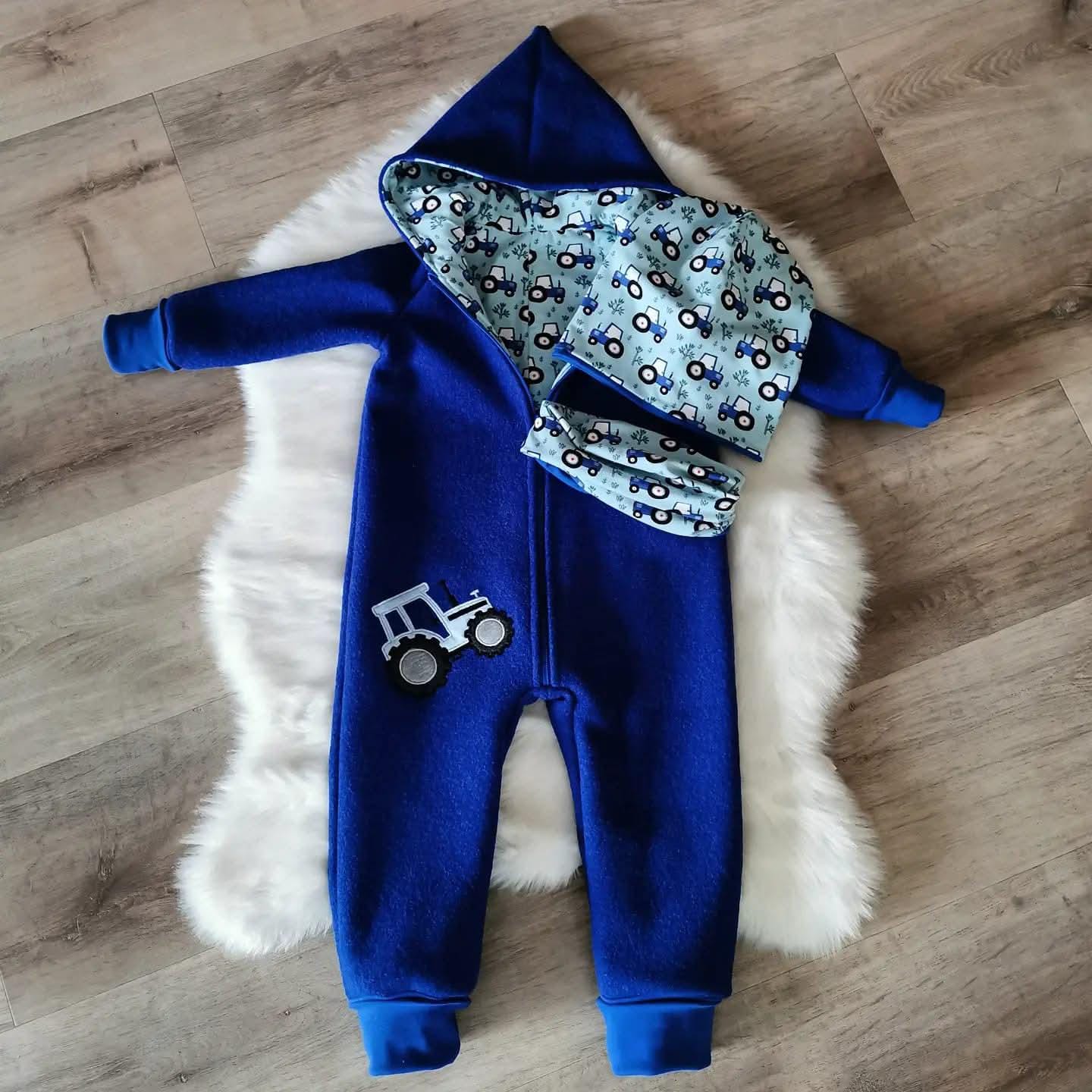 Wollwalkanzug/Overall Handmade Auf Wunsch Schurwolle, Traktor, Stick, Bauernhof von AlishasKlimperreich