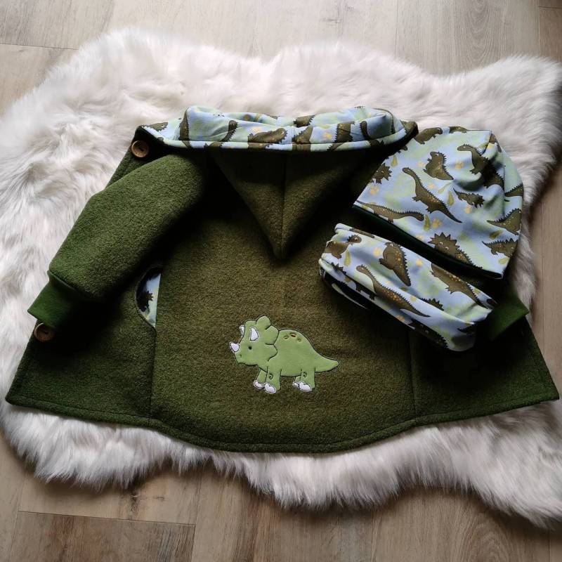 Wollwalkjacke Neu, Wollwalkmantel, Handmade Schurwolle, Dino, Jägergrün, Stick von AlishasKlimperreich