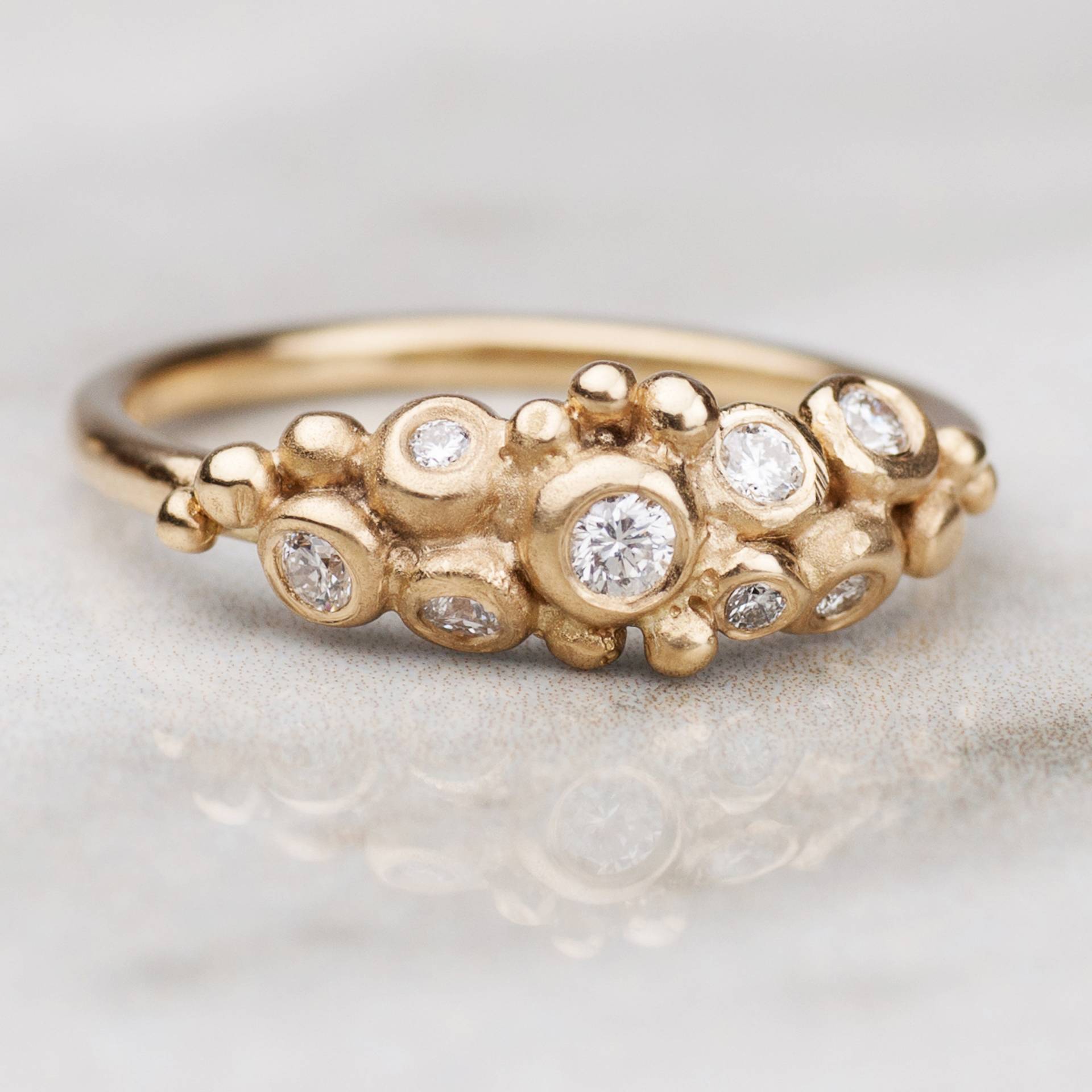 Handgemachte Diamant-Cluster-Ring, 18K Verlobungsring, Kieselstein Ring von AlisonMooreDesigns