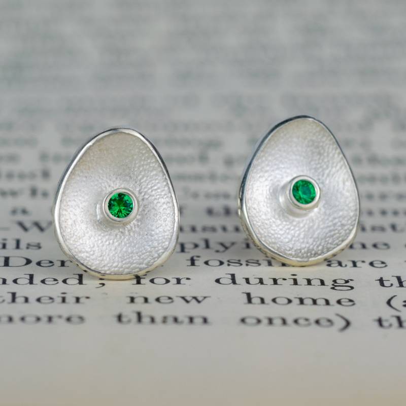 May Birthstone Smaragd Silber Anhänger Und Ohrringe - Sterling Birthday Schmuck Sea Buttons Handgemacht in Schottland von AlisonMooreDesigns