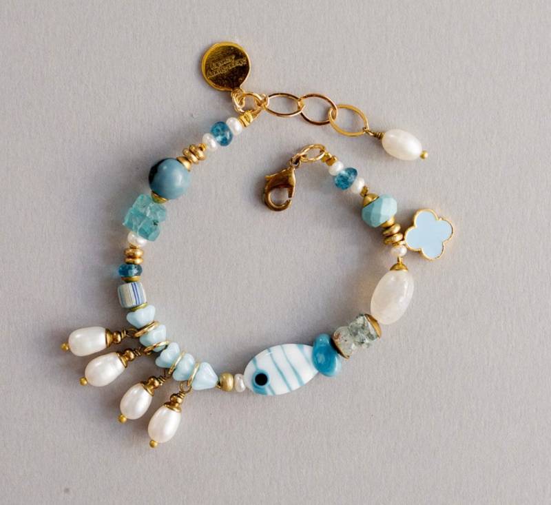 Fisch Charm Armband, Perlen Edelstein Armband, Bettelarmband von AlisonStorryJewelry