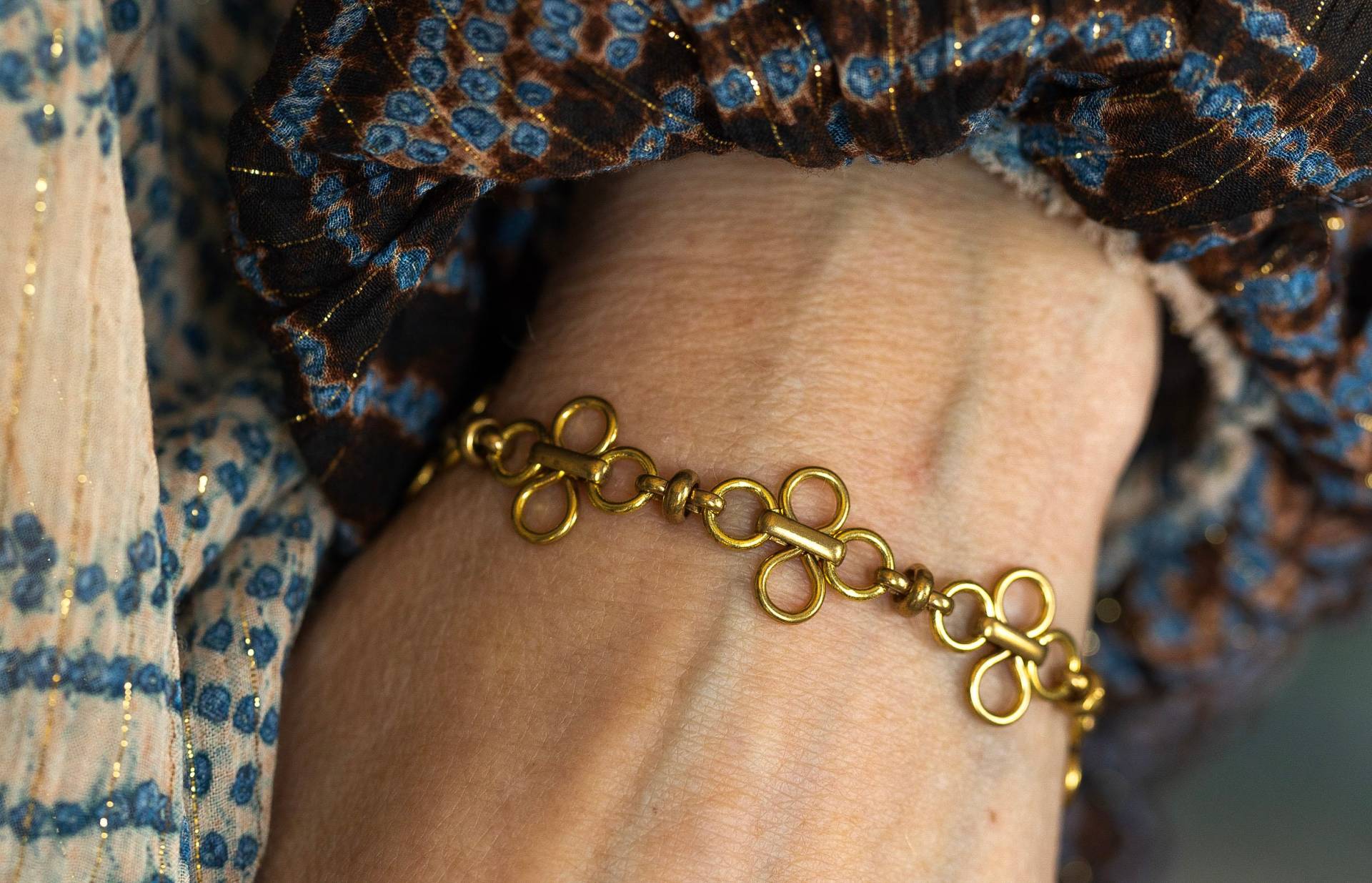 Kleeblatt Armband, Layering Metall Armband von AlisonStorryJewelry