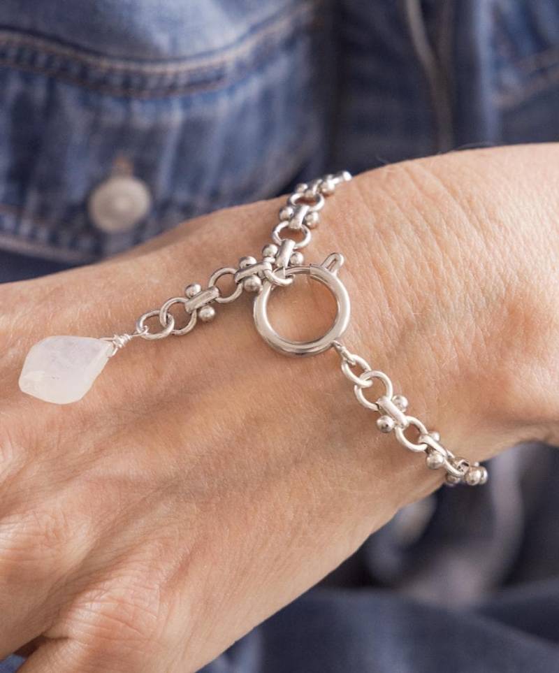 Mondstein Armband, Verstellbares Armband, Vintage Kette Stack Regenbogen Mondstein, Edelstein Armband von AlisonStorryJewelry