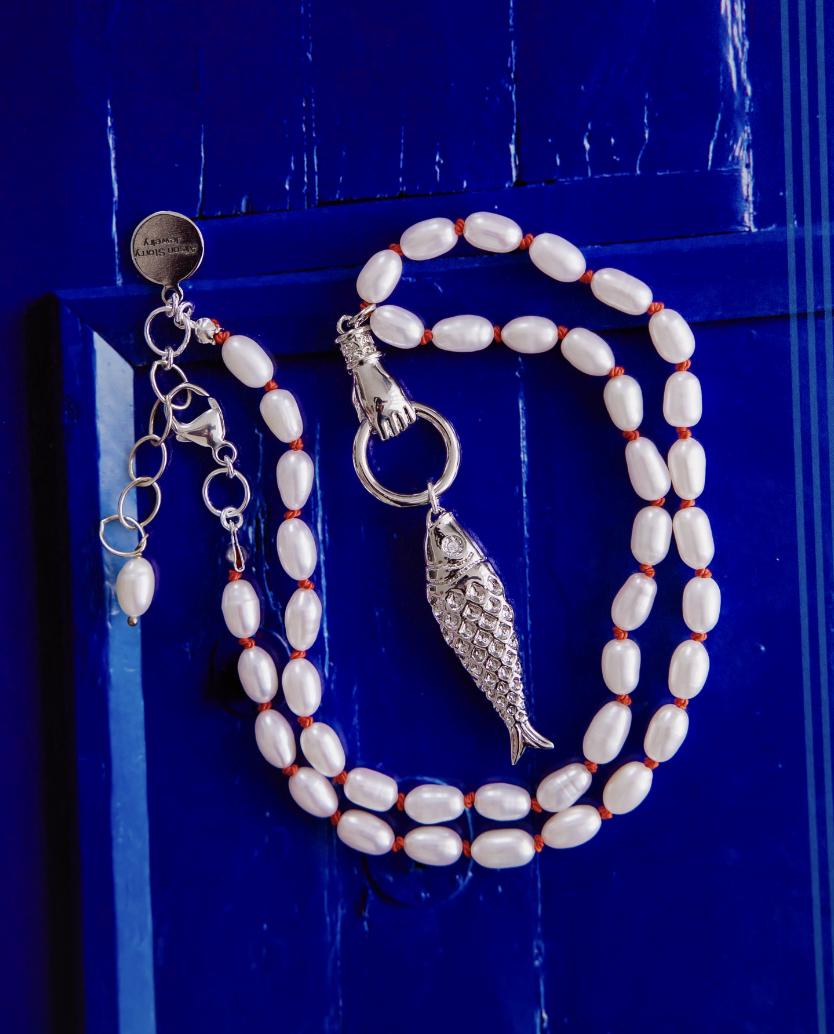 Silber Fisch Halskette, Geknotete Halskette, Perlenkette, Fisch Charm Halskette von AlisonStorryJewelry