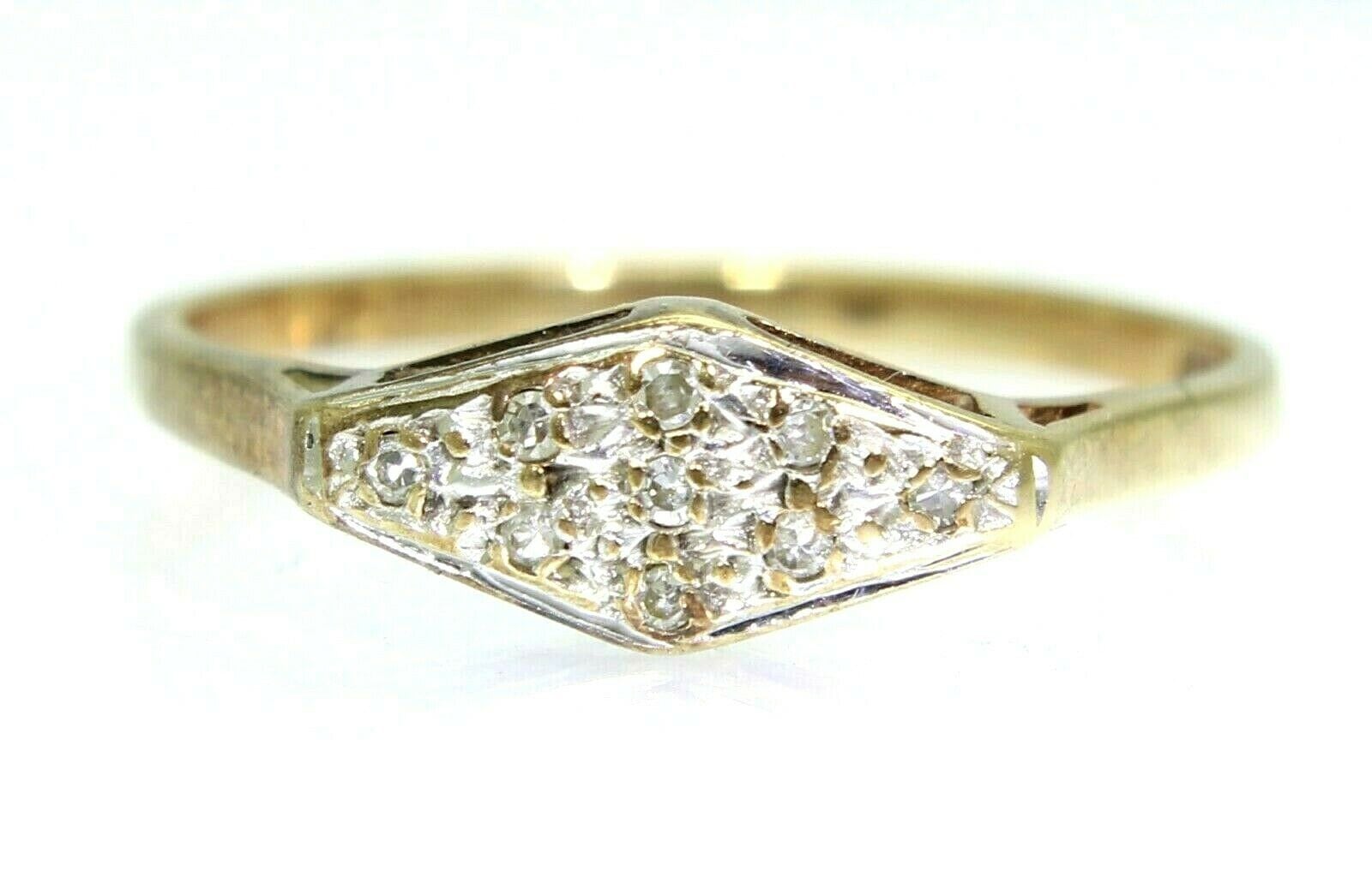 Hübsche Pave 0, 15 Ct Diamant-Cluster 9Ct Gelbgold Ring Größe M 6 1/4 von AlisonsVintageGems