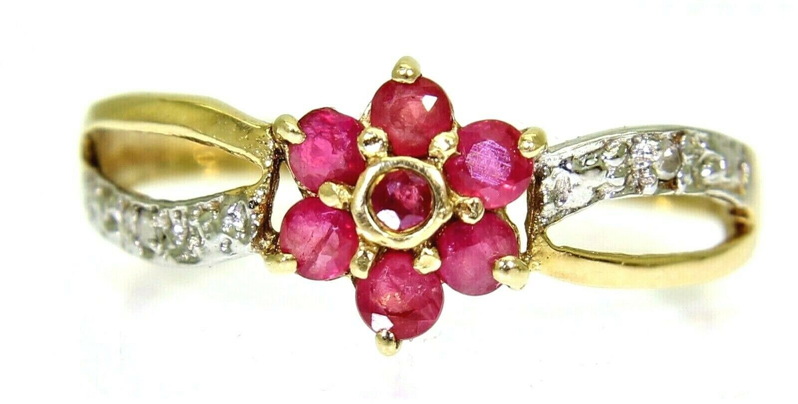 Hübscher Diamant & Rubin Cluster 9Ct Gelbgold Ring Größe O ~7 1/4 von AlisonsVintageGems