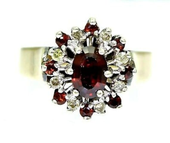 Vintage Granat & 0, 20Ct Diamant Cluster 9Ct Gelbgold Ring Gr. N ~ 6 3/4 von AlisonsVintageGems