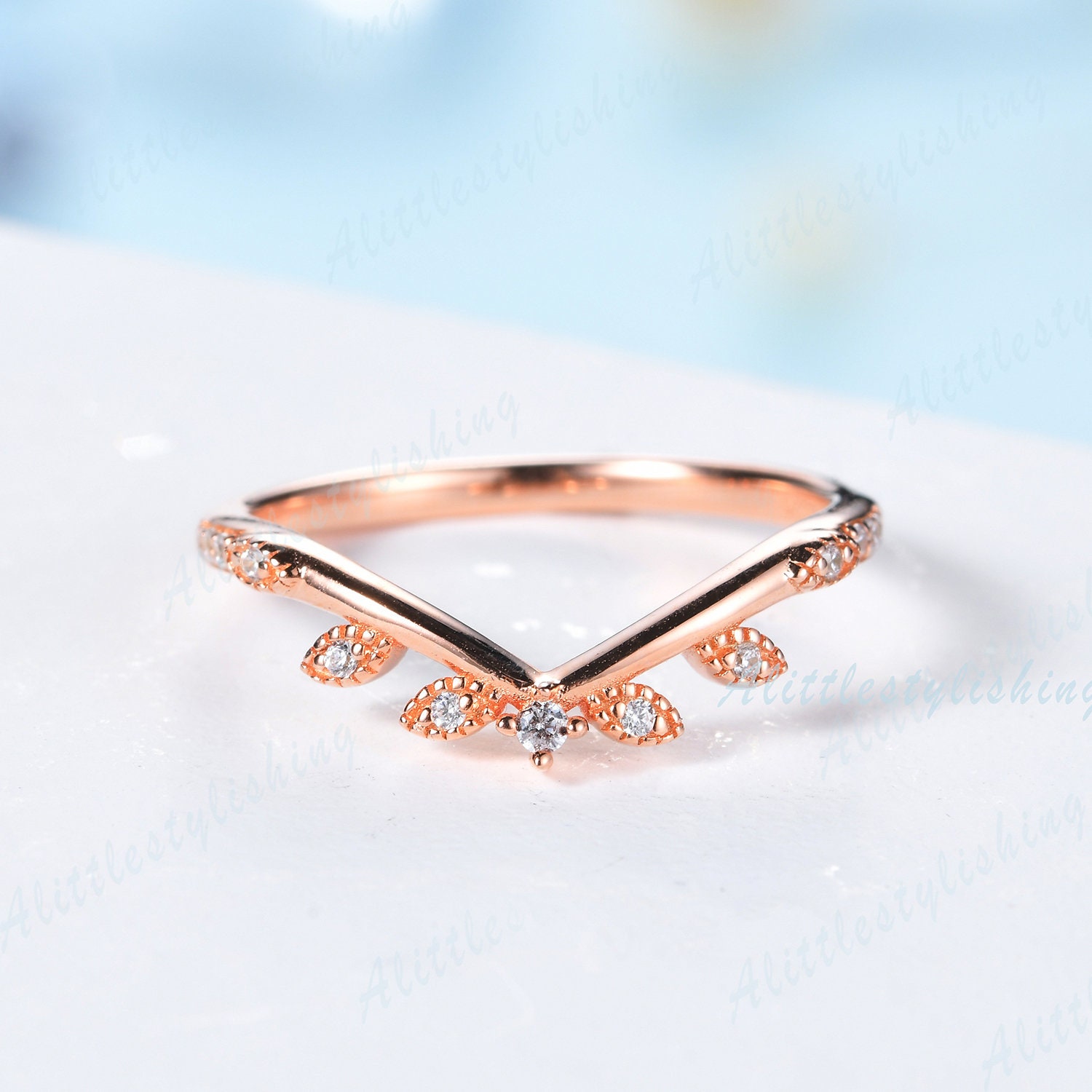 Einzigartige Diamantranke Zartes Passendes Band Natur Inspiriert Blatt Kurve Rosegold Hochzeitsband Jubiläum Frau Custom Stapelring von Alittlestylishing