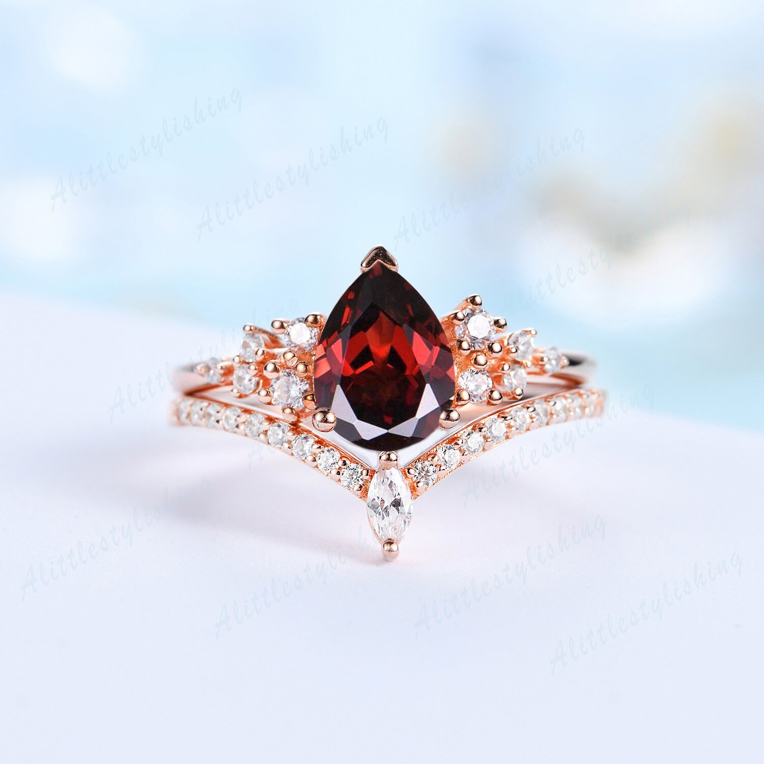 Granat Braut Set Roter Verlobungsring Trauring Hochzeit Ring Kurve Ehering Moissanit Tiara Rosegold von Alittlestylishing