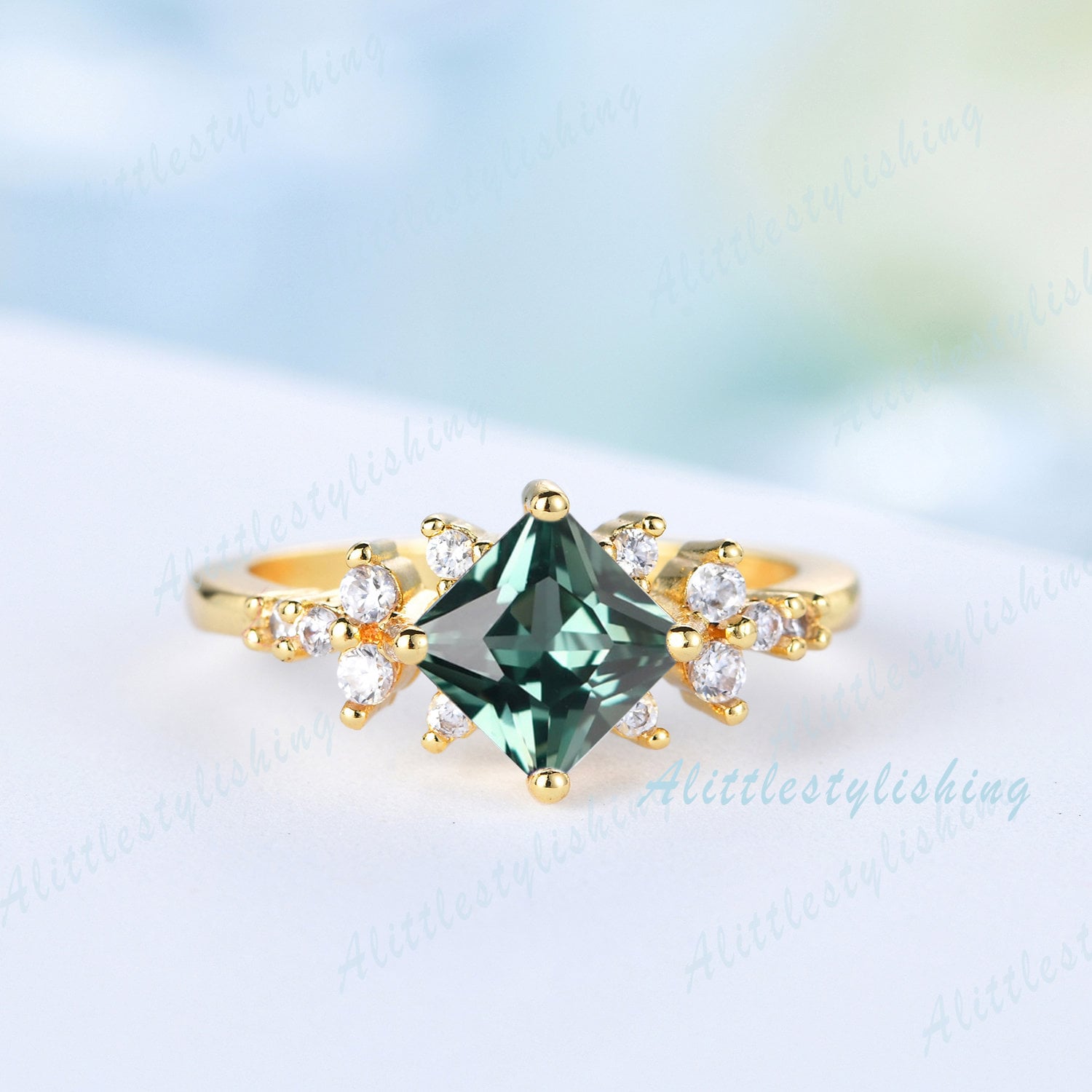 Grüner Saphir Verlobungsring 14K Gelbgold Princess Cut Teal Ring Solitär Verlobungsversprechen Hochzeit Jahrestag Geschenk von Alittlestylishing