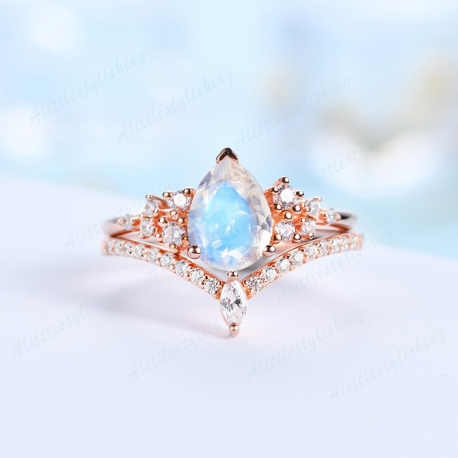 Mondstein Braut Set Regenbogen Verlobungsring Rosegold Ring Unikat Trauring Set Cluster von Alittlestylishing