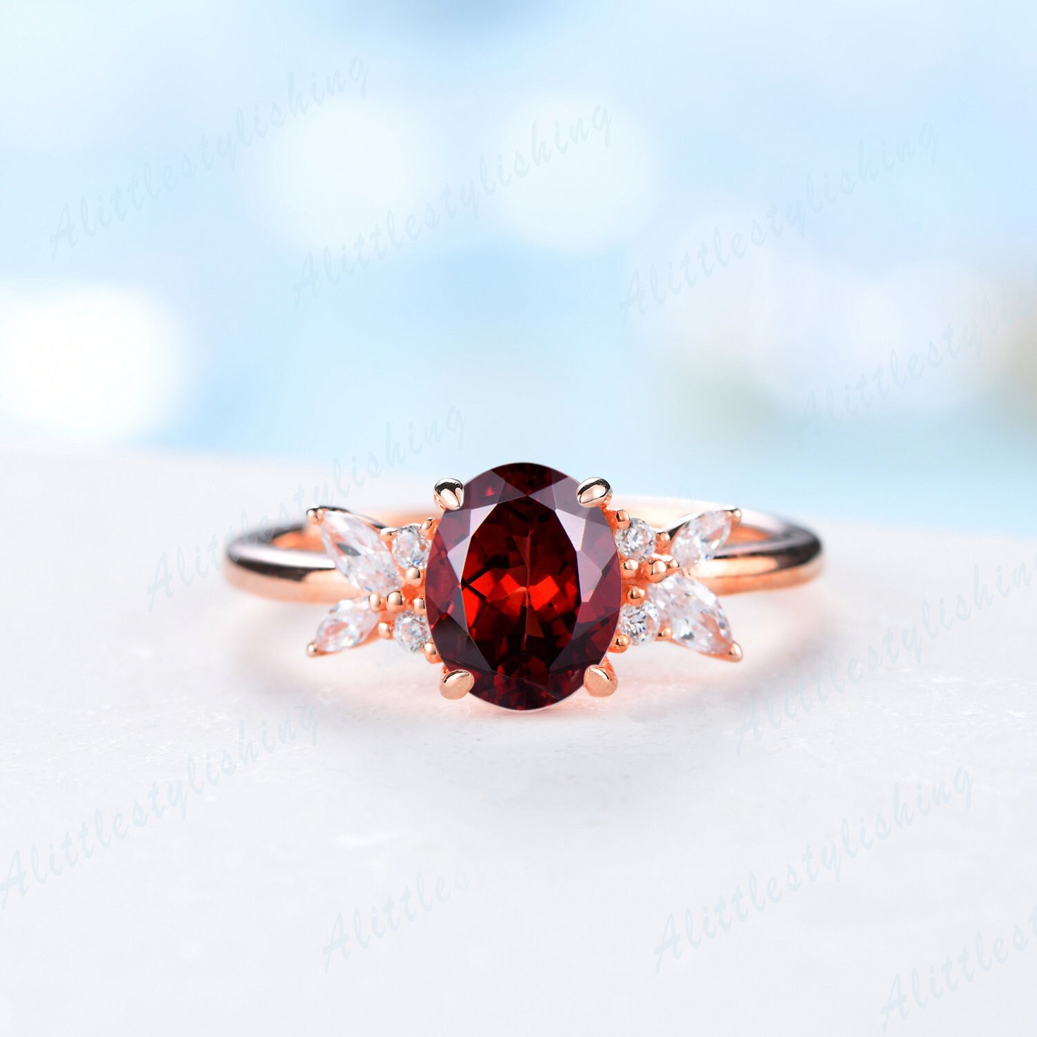 Natürlich Inspirierter Granat Ring Januar Geburtsstein Ovaler Unikat Marquise Moissanit Geschliffen Cluster Stapelring Geschenk Für Sie von Alittlestylishing