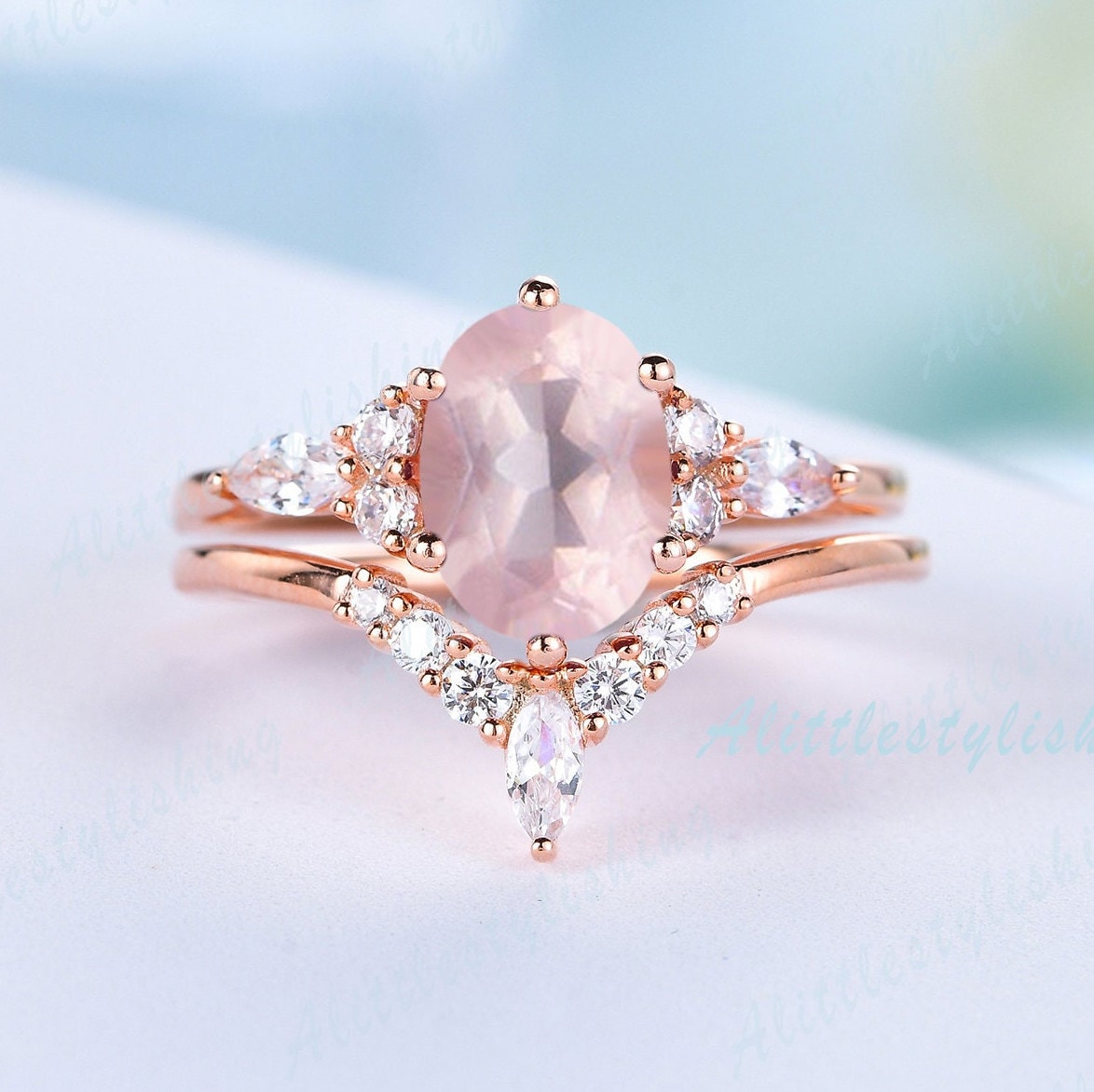 Oval Rosenquarz Verlobungsringe Für Frau Rosa Quarz Hochzeit Brautringe Art Deco Kurve Eheringe in 14K Rosegold von Alittlestylishing