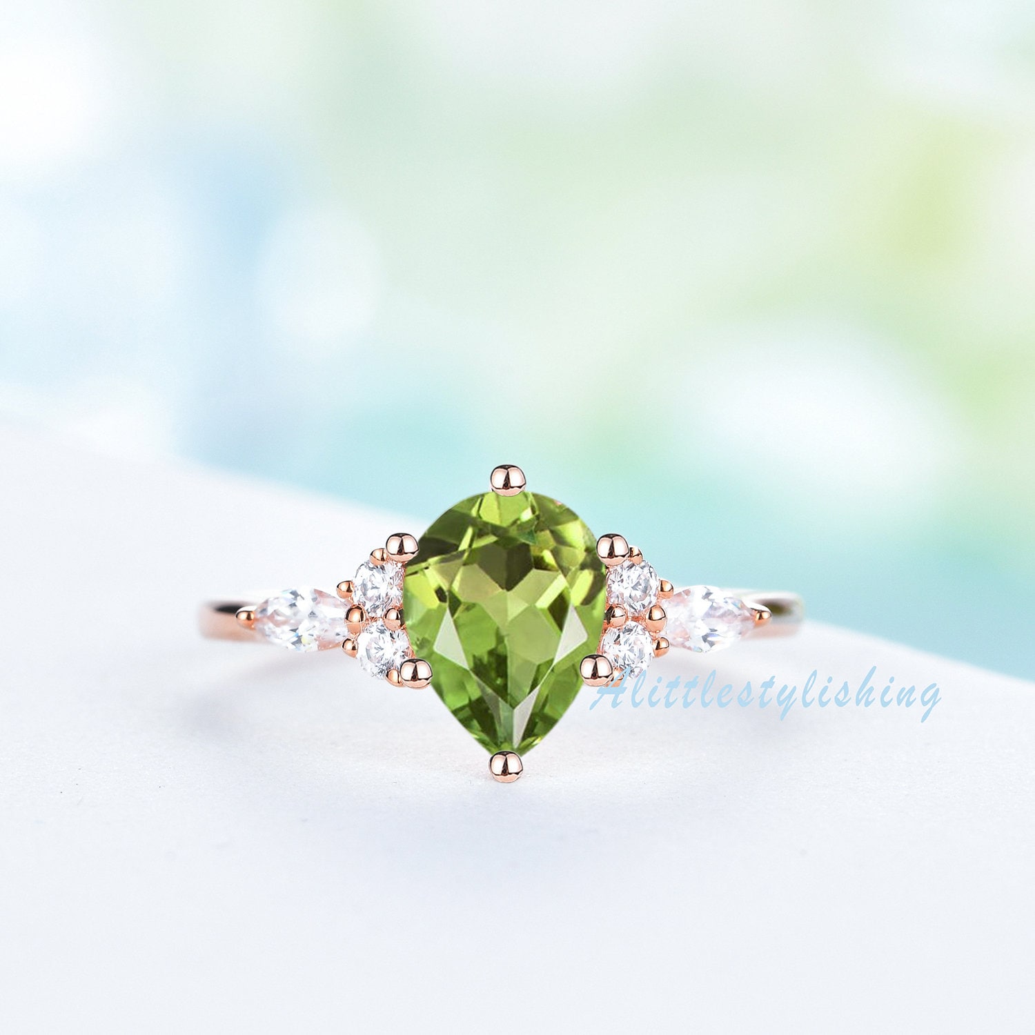 Peridot Verlobungsring, Zierlicher Marquise Moissanit Cluster Ring, Art Deco Hochzeitstag Geschenk von Alittlestylishing