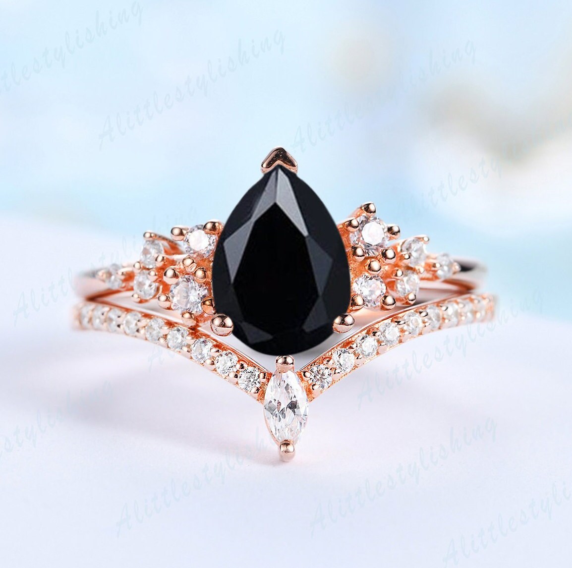 Schwarzer Onyx Verlobungsring Set Pear Cut Ehering Marquise Moissantie Hochzeit Band Kurve Braut 14K Rose Gold von Alittlestylishing