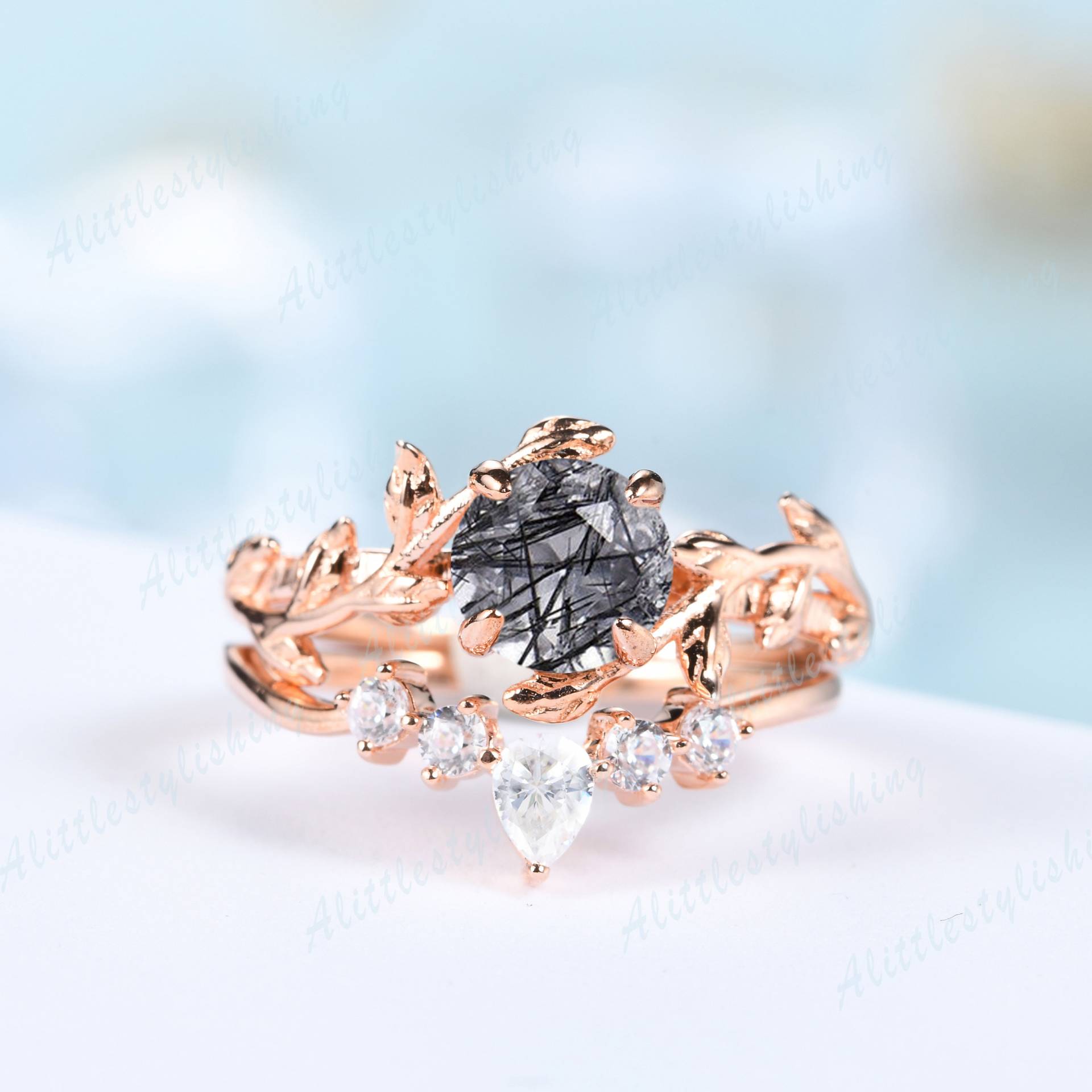 Verlobungsring Set, Rosegold Schwarzquarz Rutiliert, Birne Moissanit Ehering Set von Alittlestylishing