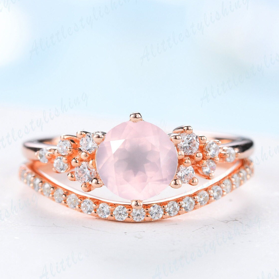 Vintage Rosenquarz Trauringe, 14K Rosegold Verlobungsringe Für Frauen, Eheringe Set, Curve Stack Promise Ring von Alittlestylishing