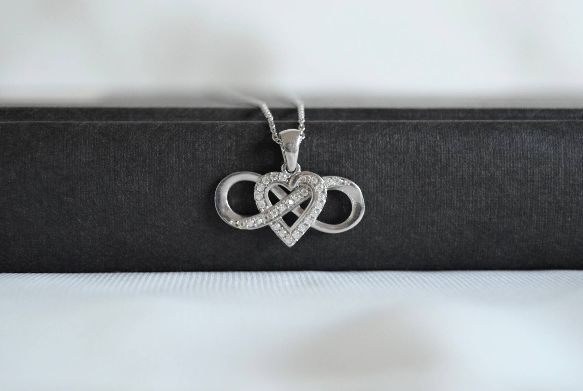 Silber Infinity Herz Halskette, Zirkon Endlos Liebe Weihnachtsgeschenk, Geschenk Für Sie, Frauen Halskette von AliveAccessories