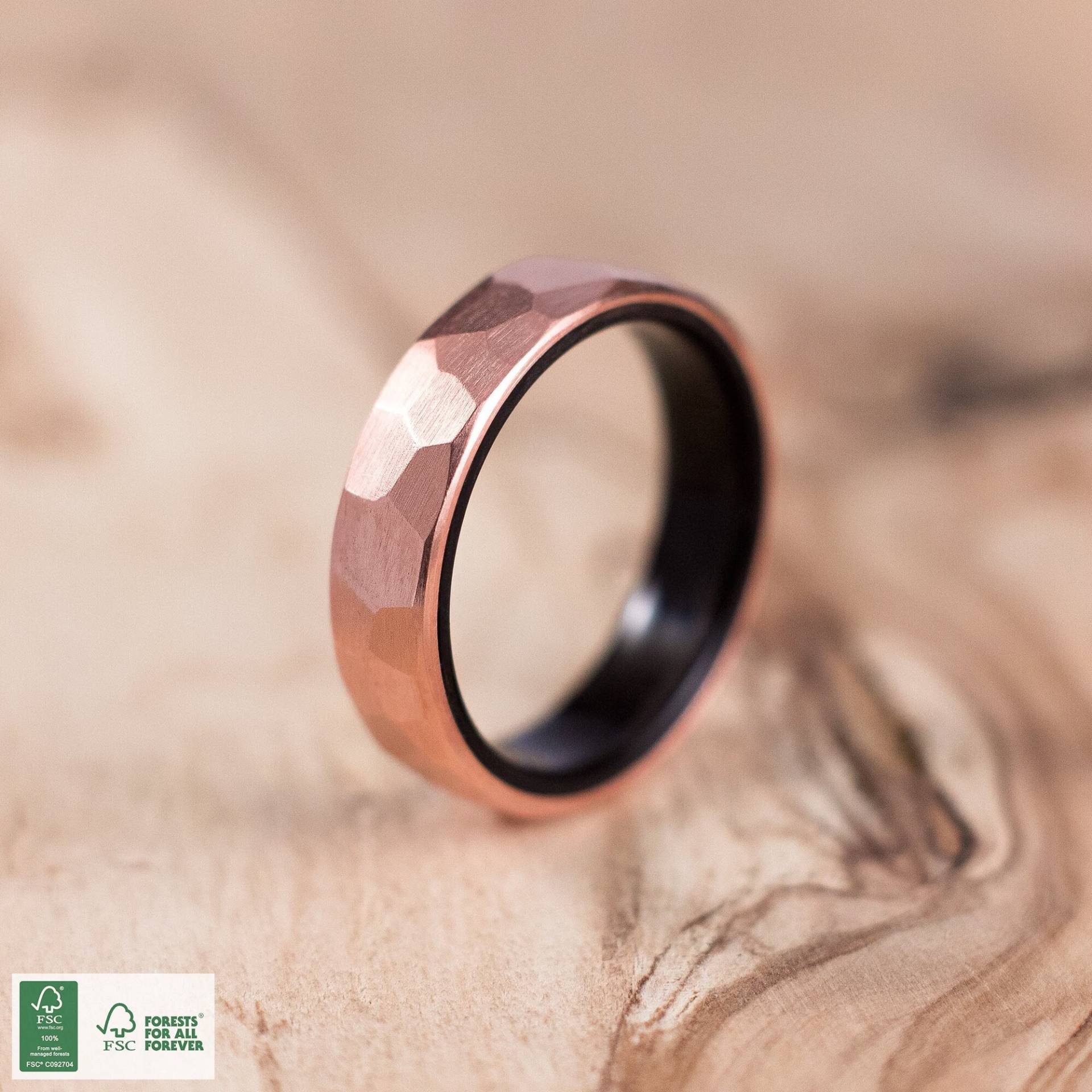 Facettierter Ring Aus Kupfer Und Ebenholz. Ehering, Verlobungsring von AlixCrafts