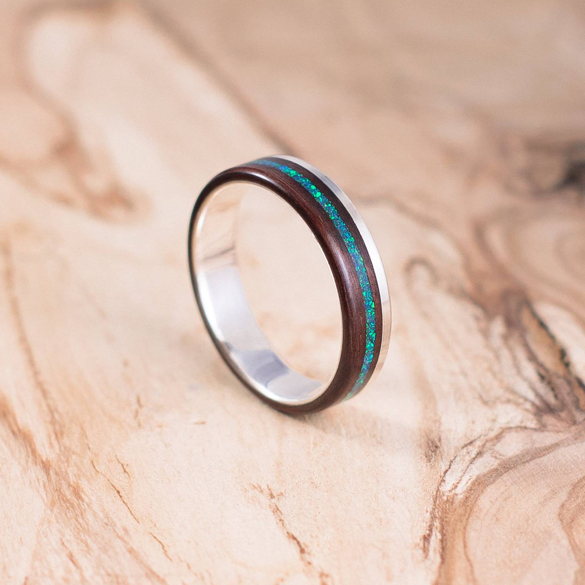 Ring Aus Silber Und Palisander Mit Ozeangrünem Opal Eingelegt. Ehering, Verlobungsring von AlixCrafts