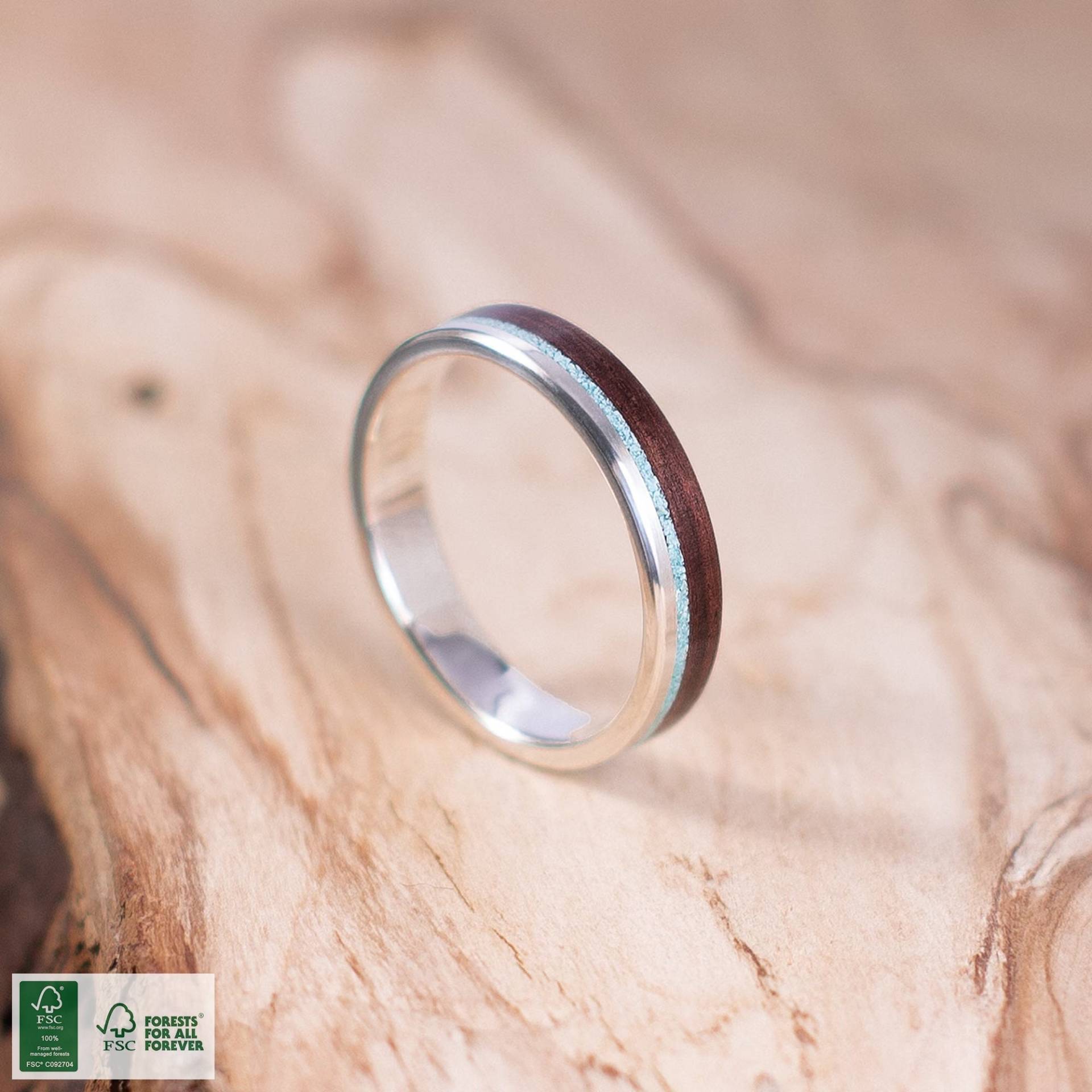 Ring Aus Silber Und Palisander Mit Chalcedon-Inlay. Ehering, Verlobungsring von AlixCrafts