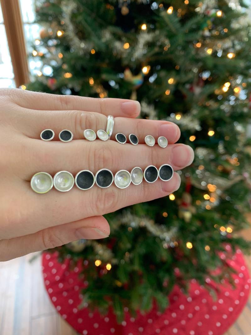 Schlichte Silberne Kuppel Ohrstecker von AlixTalorDesign