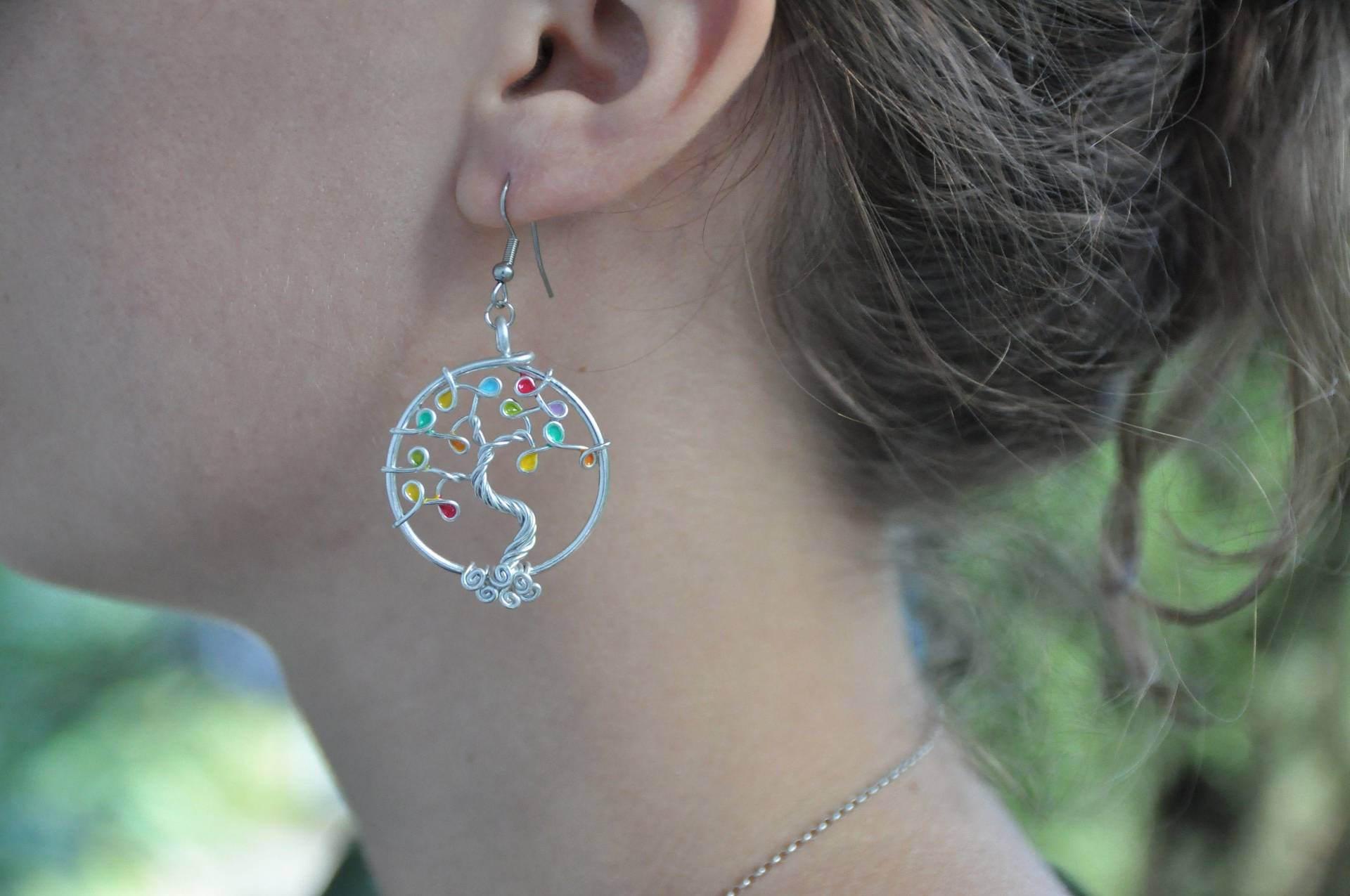 Ohrringe „Baum Des Lebens". Silberner Aluminiumdraht. Weihnachtsgeschenk. Boho-stil. Naturverbunden. Handgefertigt. Originell Und Farbenfroh von Alizephyr