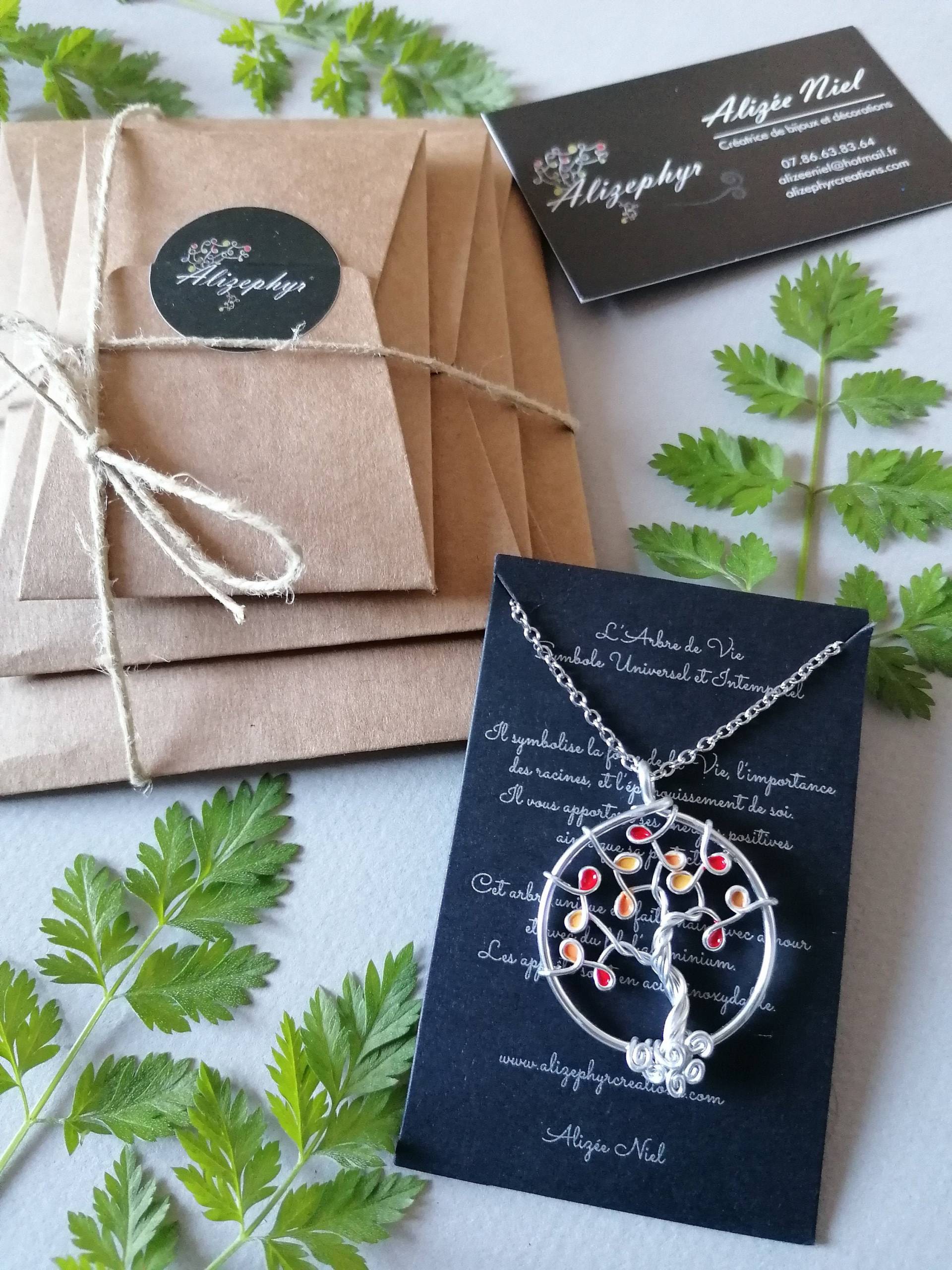 Lange Lebensbaum-Halskette Aus Silbernem Metall, 3 cm. Dieser Handgefertigte Lebensbaumanhänger Symbolisiert Die Familie. Handgefertigter Lebensbaum von Alizephyr