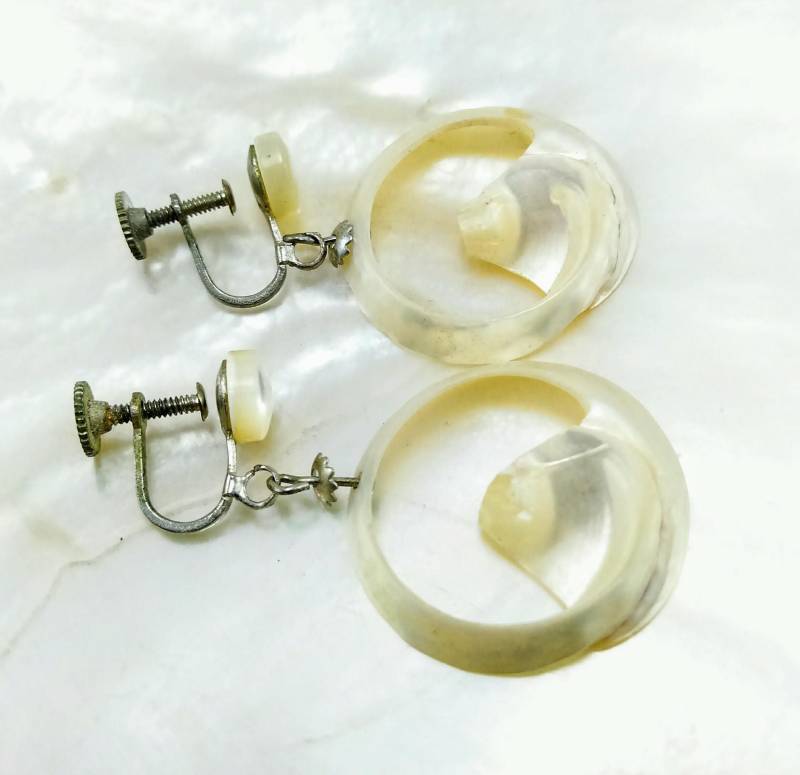 Retro Vintage Perlmutt Ohrringe von AlkaraDesigns