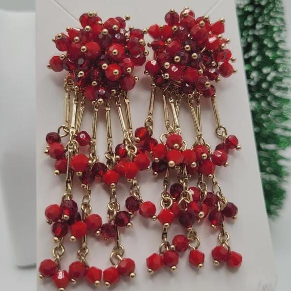 Rote Glashaufen Ohrringe von AlkaraDesigns