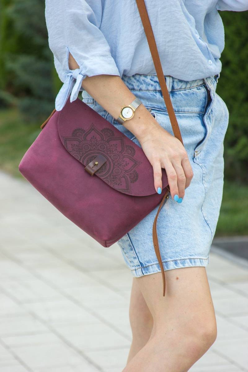 Leder Umhängetasche Mit Mandala Design, Damen Geldbörse von AlkevichLeather