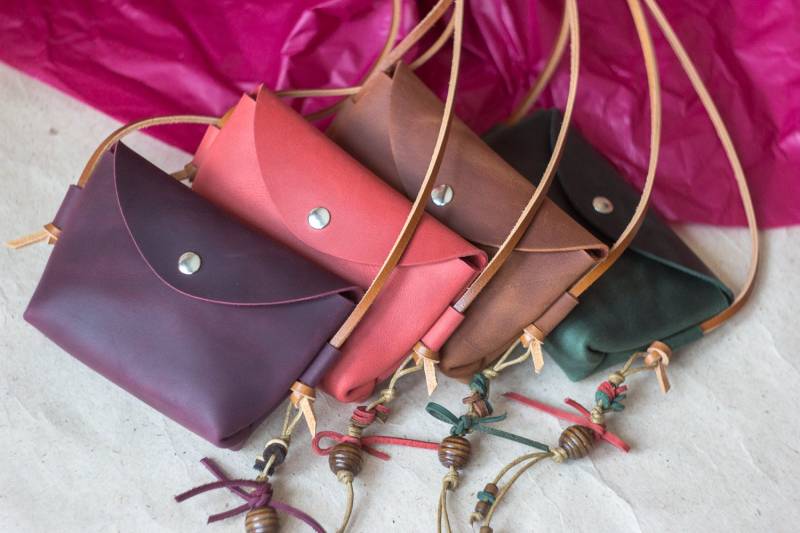 Mini Leder Geldbörse Blumenmädchen Tasche Kinder Weinrot von AlkevichLeather