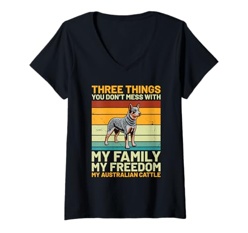 Damen Three Things You Don't Mess with Vintage Australian Cattle T-Shirt mit V-Ausschnitt von All Dog Breeds