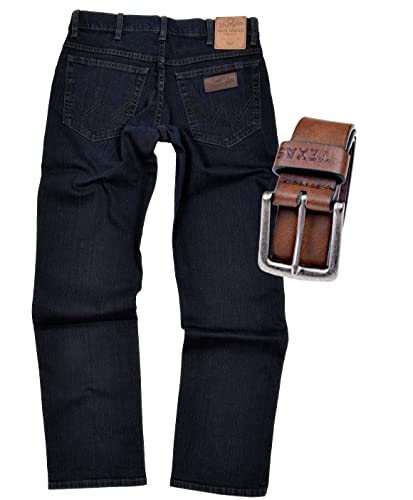 Wrangler Texas Stretch Herren Jeans Regular Fit inkl. Gürtel (W34/L36, Blue Black + brauner Gürtel) von ALL TERRAIN GEAR X Wrangler