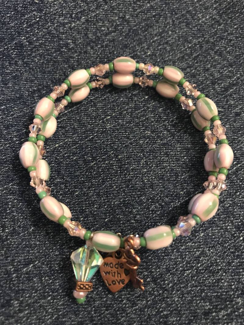 Keramik Rosa Und Grün Armband Mit Kristall Akzente Keramik Rosa Und Grün Armband Mit Kristall Akzente von All4Charlotte