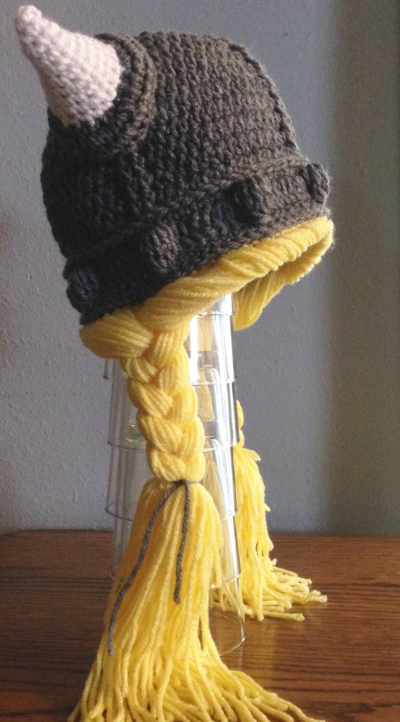 Gehäkelter Hut Für Eine Wikingerin Prinzessin Mit Oder Ohne Zöpfen - Alle Größen von AllAgeCrochets