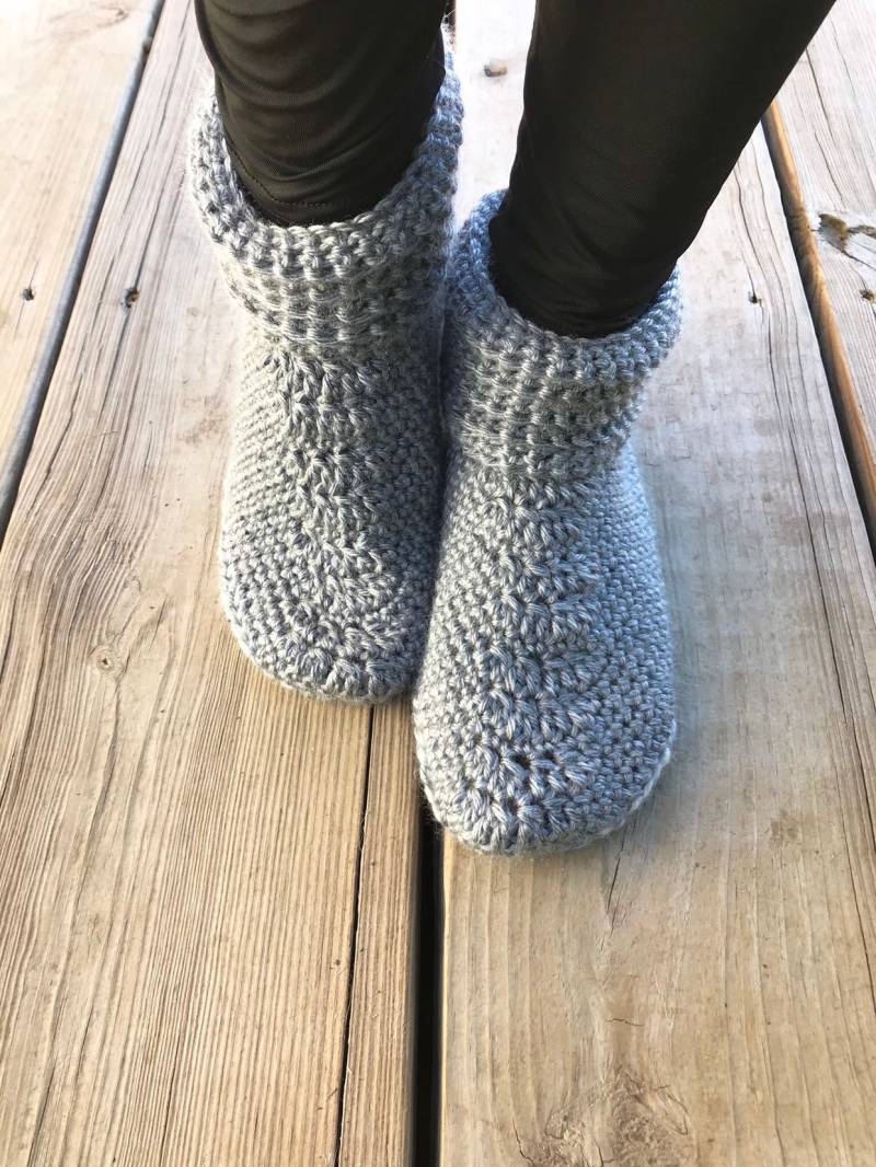 Superweiche Häkelschuhe Personalisierbare Damen Haus Schuhe von AllAgeCrochets