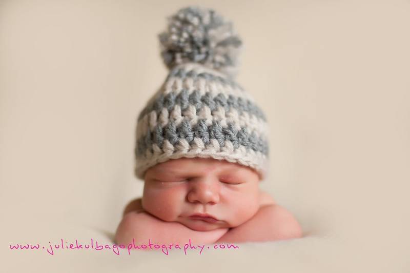 Neugeborenen Jungen Streifen Mütze Grau Baby Fotografie Requisite von AllBabyBoutique