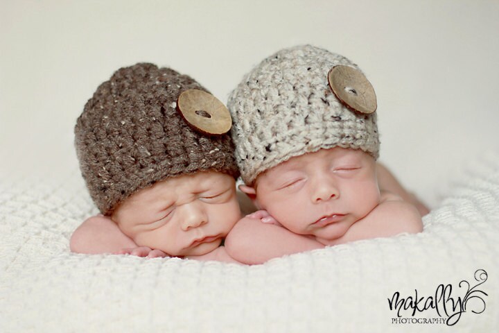 Zwilling Baby Boy Mütze Haferflocken Und Gerste Kokos Größe Nb, 1-3Mos, 3-6Mos, 6-12Mos von AllBabyBoutique