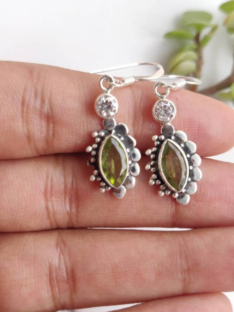 Marquise Peridot Sterling Silber 925 Ohrringe Mit Kristallakzent | 25 11 Mm von AllBeadsWorldShop
