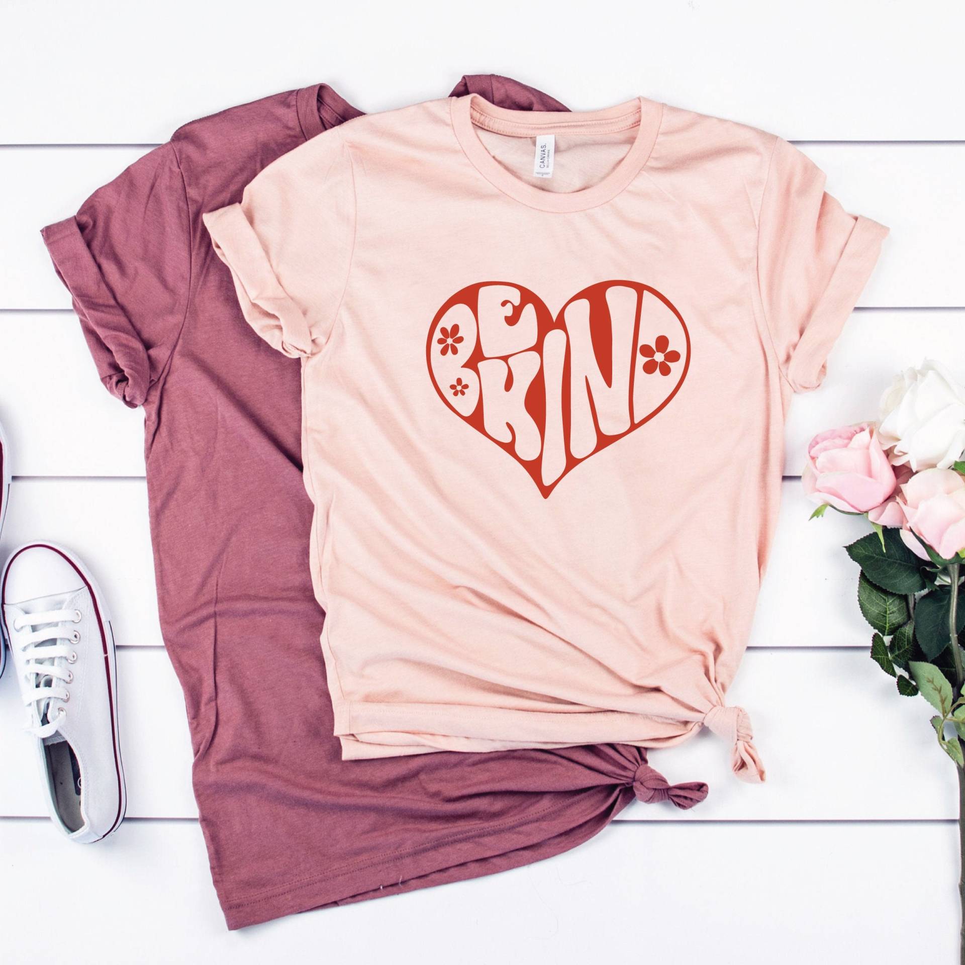 Be Kind Shirt, Freundlichkeit Baumwoll-Shirt, Inspirational Art T-Shirt, Positives Zitat, Shirt Für Frauen, Positive Vibes von AllDayUSLLC