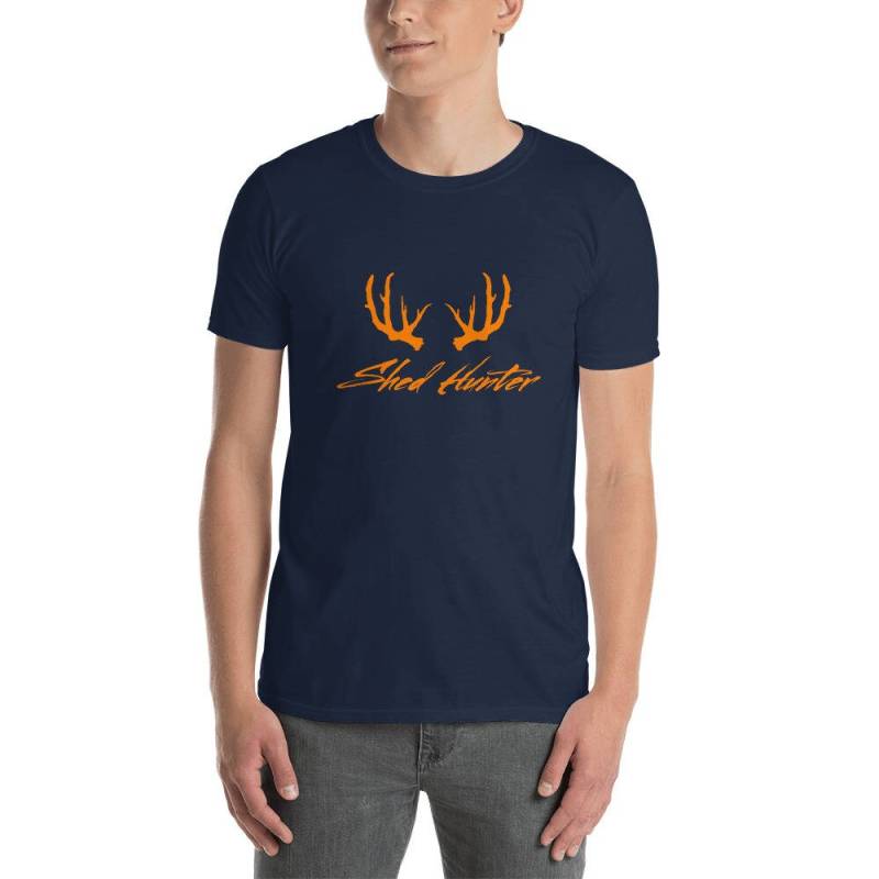 Hirschgeweih Jägerregal Jagd Kurzärmeliges Unisex T-Shirt von AllForLala
