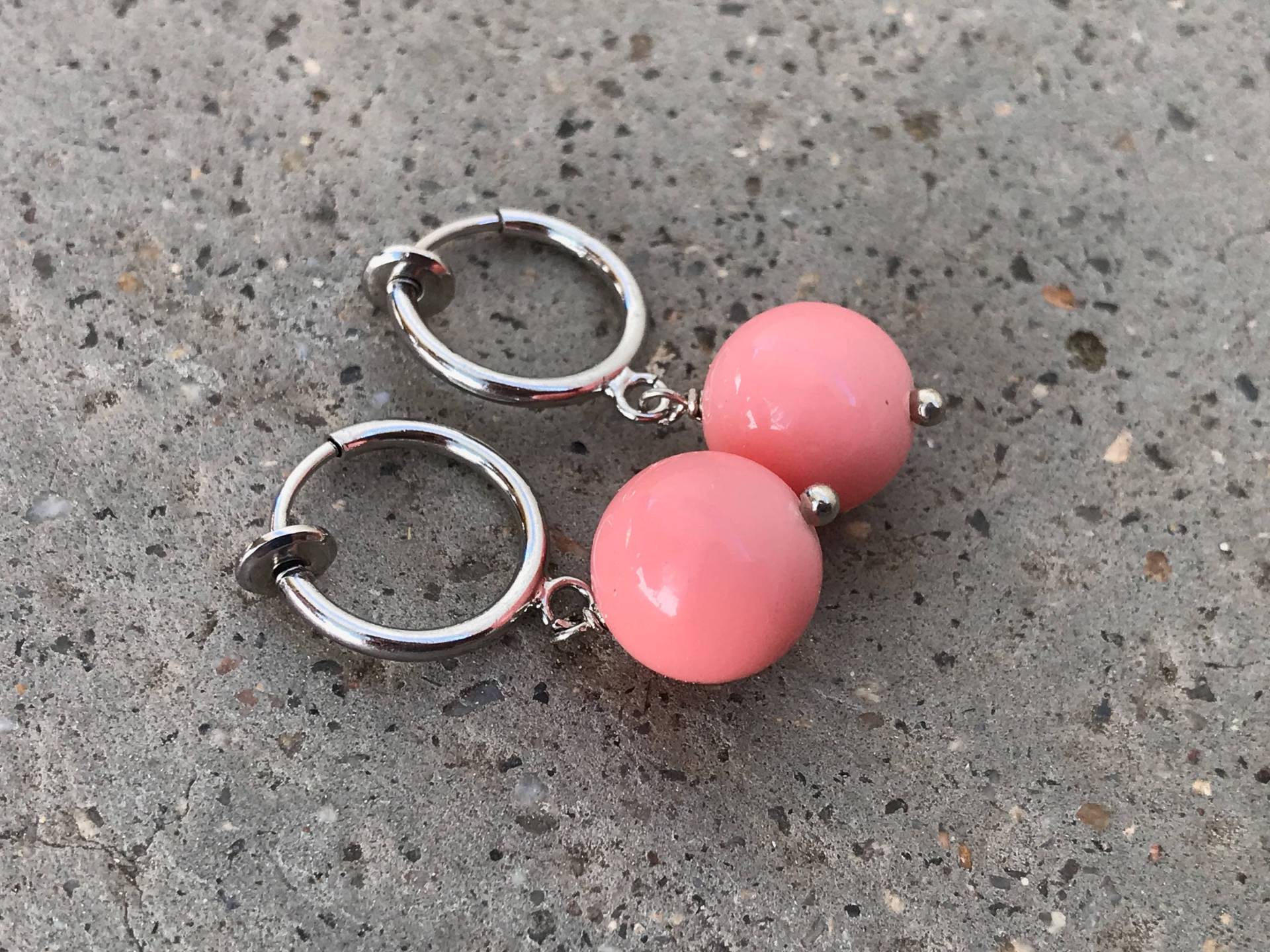 Clips Ohrringe Aus Rosafarbenen Keramikperlen. Täglicher Schmuck. Alltagsschmuck. Bequeme Clips Für Nicht Durchstochene Ohren Clips Ohrringe Aus Rosafarbenen Keramikperlen. Täglicher Schmuck. Alltagsschmuck. Bequeme Clips Für Nicht Durchstochene Ohren von AllMyLadies