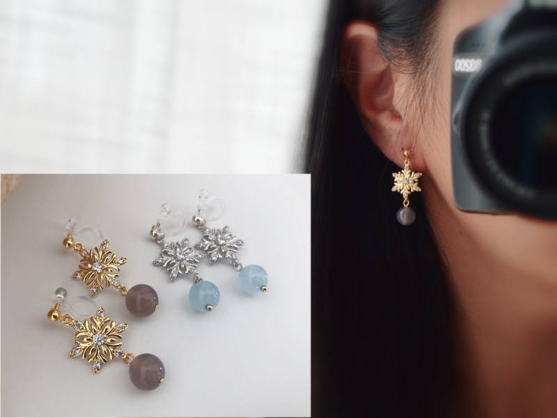 strass-Schneeflocke. Unsichtbare Ohrclips in Gold-/Silberfarbe. Graue Achat-/Blaue Chalcedon-Perle. Zarter Schmuck strass-Schneeflocke. Unsichtbare Ohrclips in Gold-/Silberfarbe. Graue Achat-/Blaue Chalcedon-Perle. Zarter Schmuck von AllMyLadies