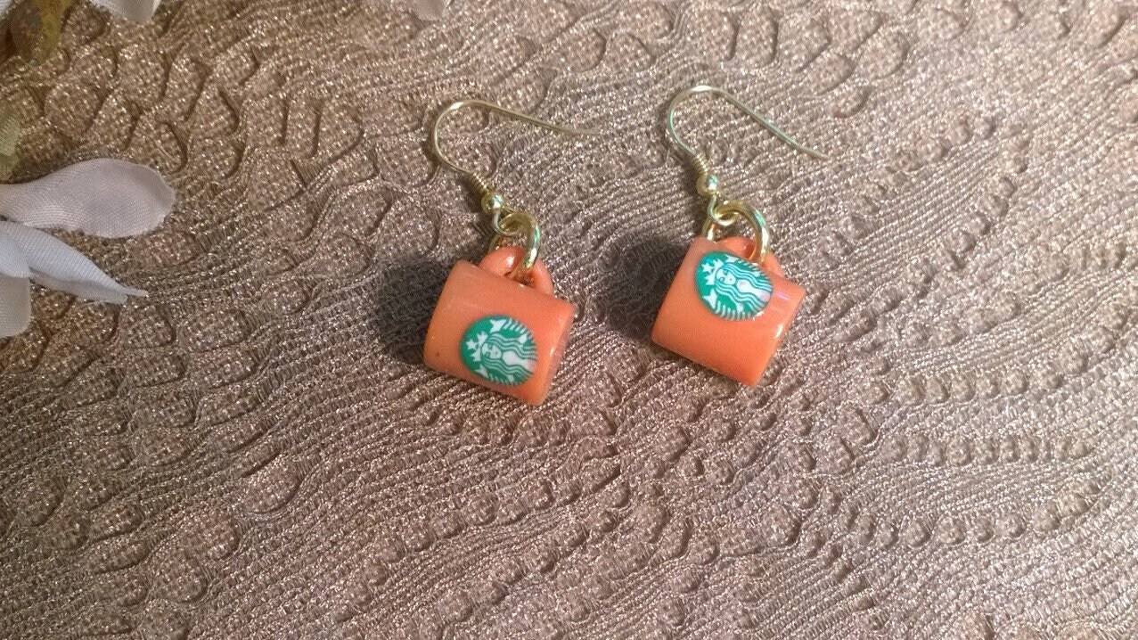 Orange Kaffeetasse Ohrringe, Starbucks Kaffee 14K Vergoldete Ohrhaken, Kostenloser Versand Orange Kaffeetasse Ohrringe, Starbucks Kaffee 14K Vergoldete Ohrhaken, Kostenloser Versand von AllMyLoveofCrafts